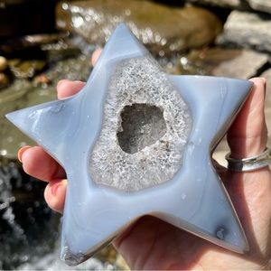 655g Natural blue beautiful star-shaped agate geode crystal cave large gem stone
